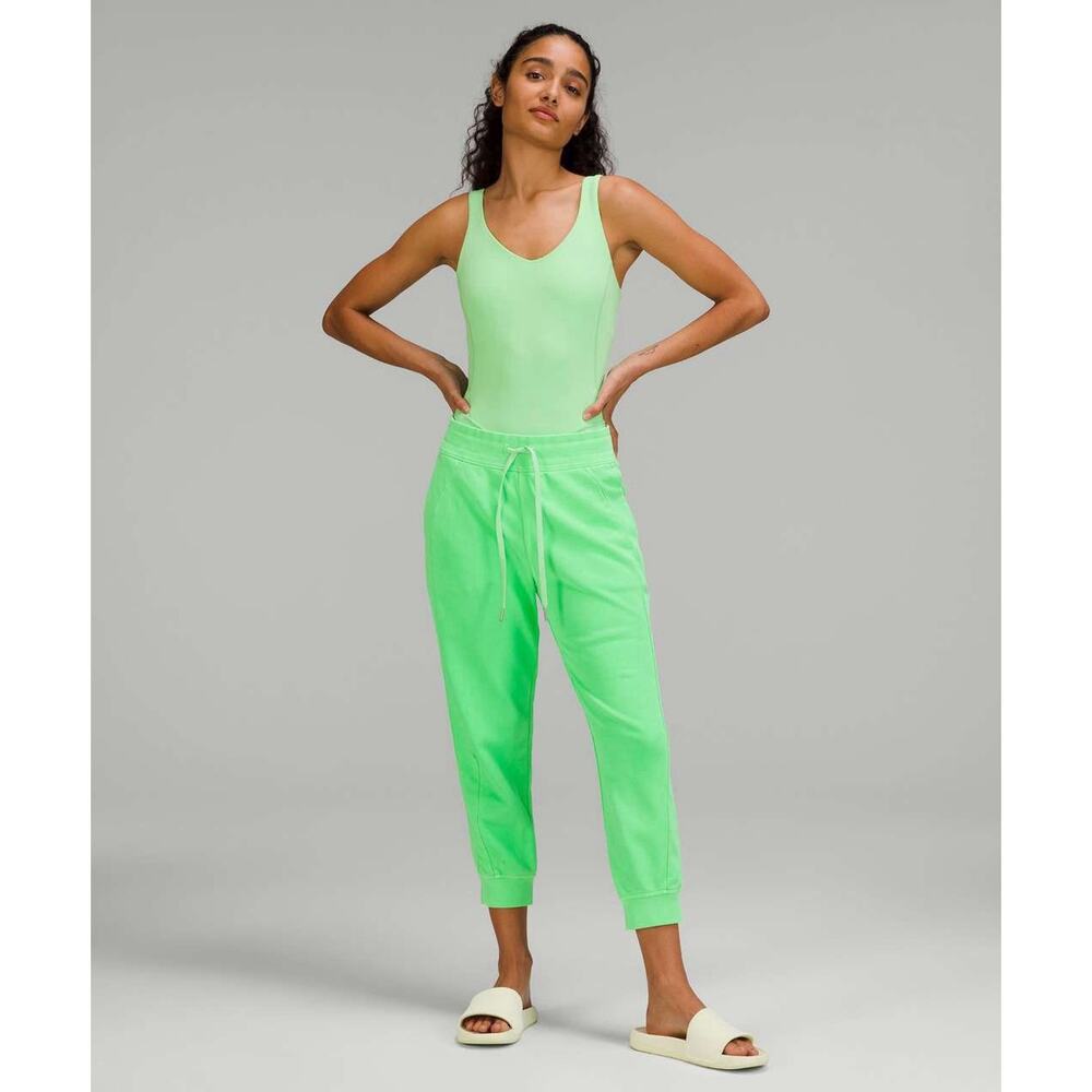 Lululemon Scuba HR Jogger Crop Neon Scream Green Casual Travel Womens 4
